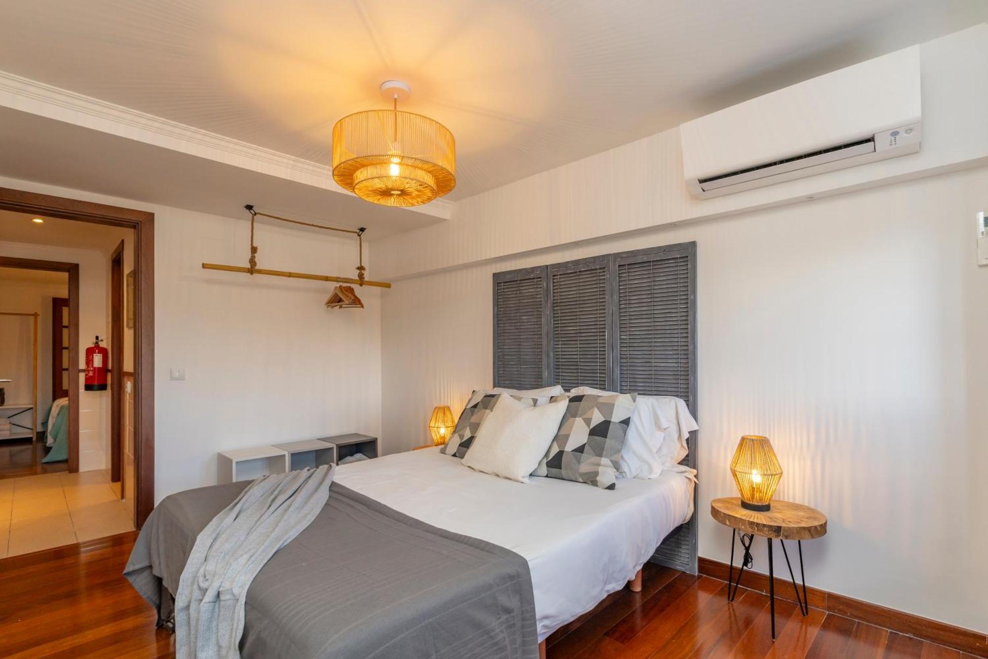 Superb Apartments Overlooking Graca In Лиссабон Номер фото